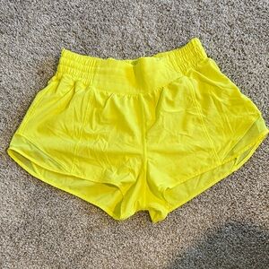 Lululemon Hotty Hot mid rise size 6